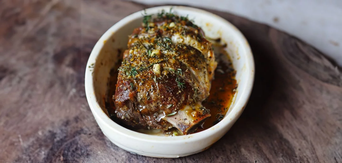 Gigot de sanglier au miel et à la moutarde : un plat rustique et