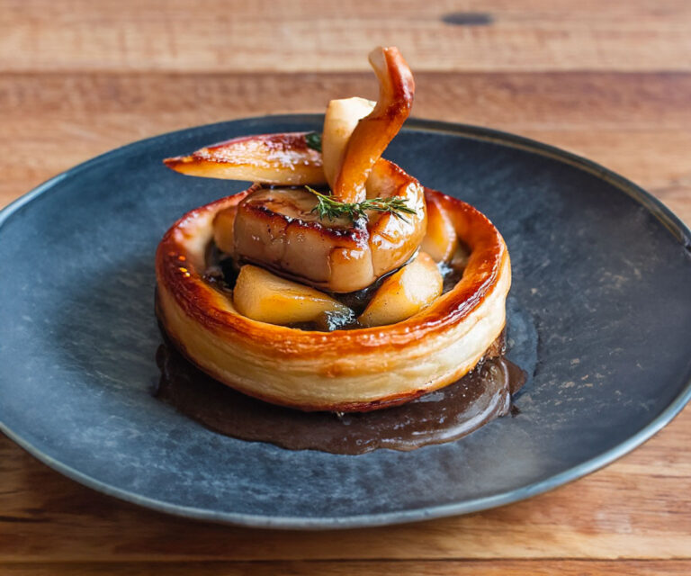 Vol-au-vent au foie gras et pommes caramélisées – Chef