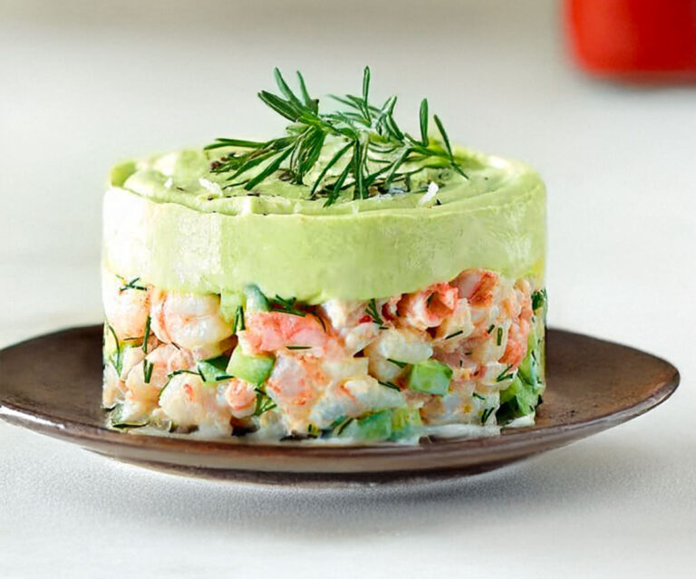 Bûche Salée aux Saveurs de la Mer : Crabe, Saumon Fumé & Gambas – Chef